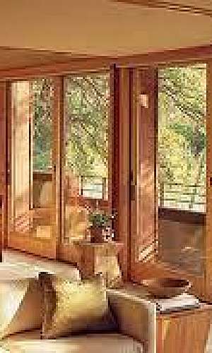 Esquadria com pintura de madeira Esquadria com pintura de madeira