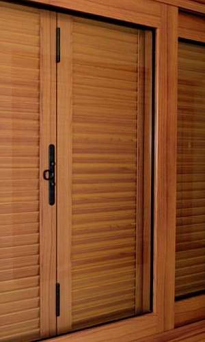 Esquadria de alumínio que imita madeira Esquadria de alumínio que imita madeira