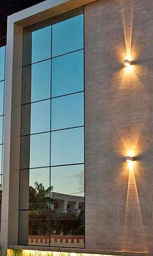 Pele de vidro espelhado Pele de vidro espelhado