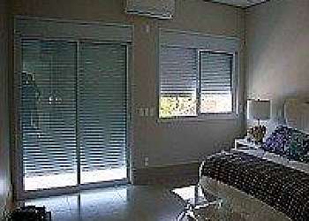 Portas com persianas integradas Portas com persianas integradas